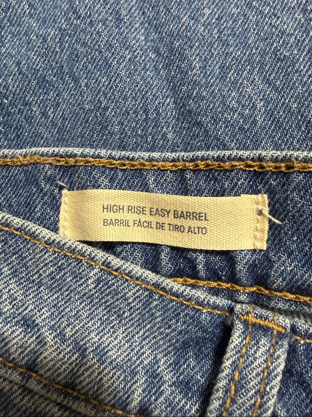 Universal Thread High Rise Easy Barrel Size: 10 Inseam: 26” - Picture 4 of 7